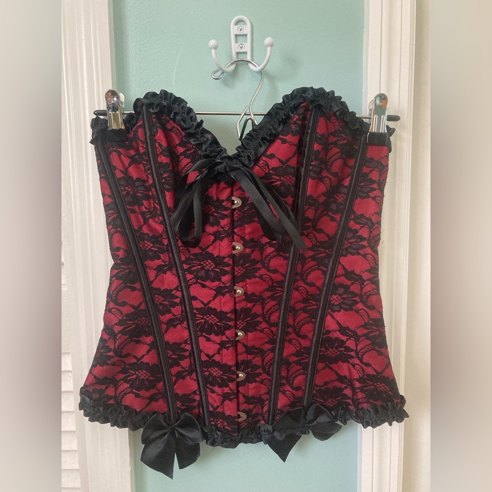 Lacy Vampire Chic Burgundy Corset